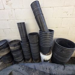 Plastic Pots And Trays... 1 Gallon, 3 Gallon, 5 Gallon 