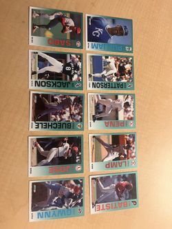 33 Lot Of 1992 Fleer Baseball Cards
