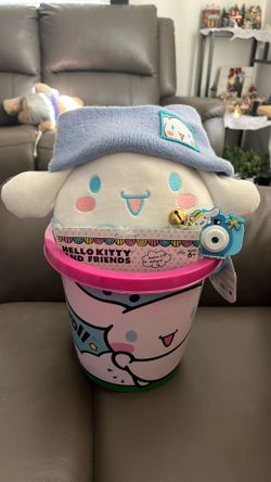 Hello Kitty, perfect Christmas present