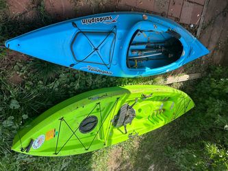 2 kayaks