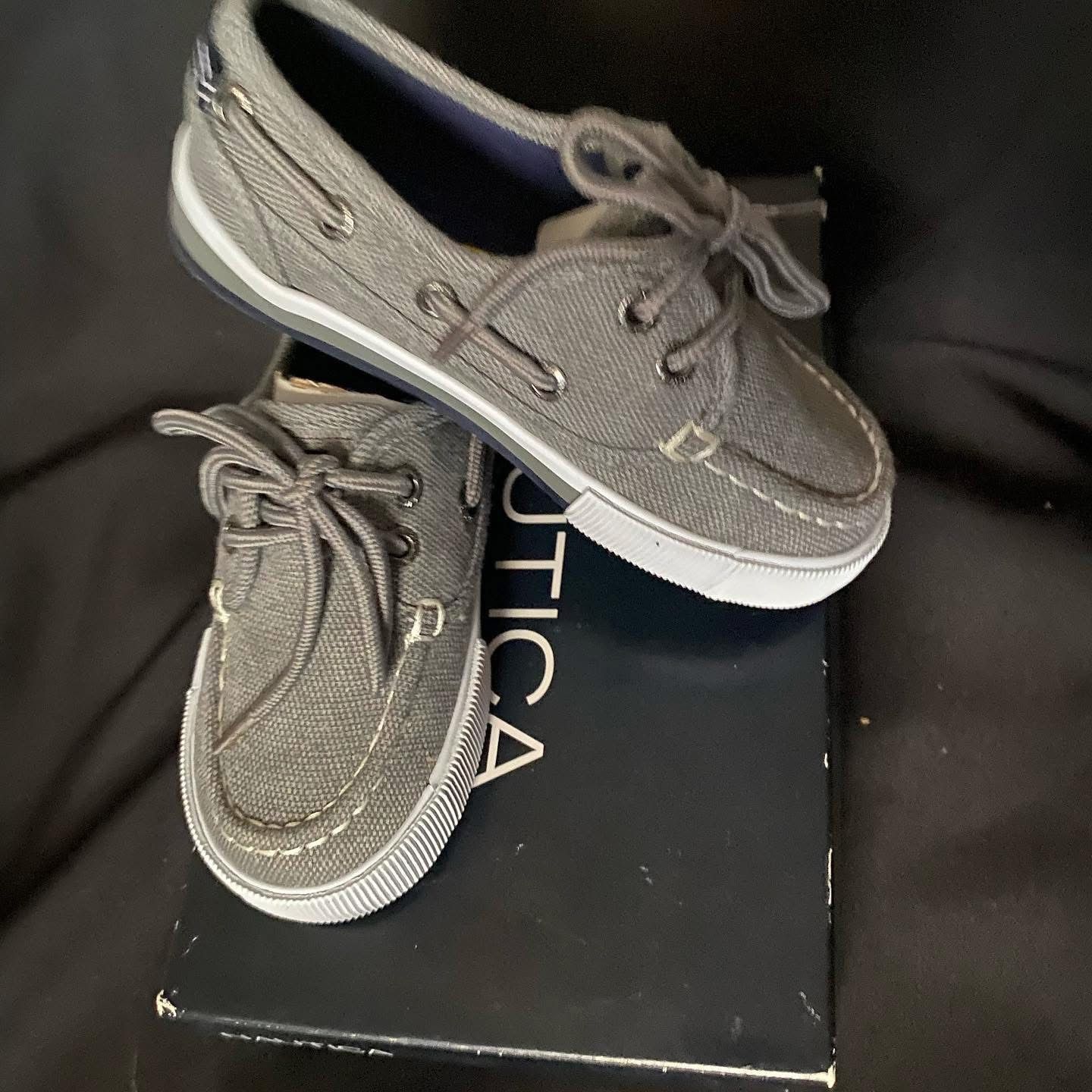 NÁUTICA SPINNAKER SHOES Size 9
