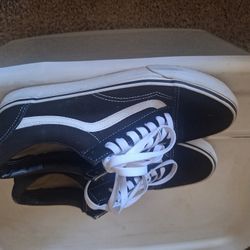 MENS 8.5 VANS