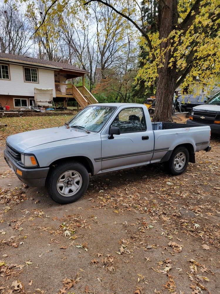Toyota Pick Up 22r for Sale in Joliet, IL OfferUp