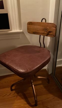 Chair With leather Seat