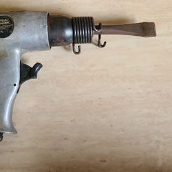Central pneumatic air hammer Tool Gun Press Work Vintage Oldie But Goodie Works Chisel  