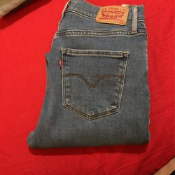 Levis 720 High Rise  28
