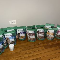 Premium Freeze-Dried Dog & Cat Treats – New (16 Items Available)