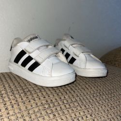 Adidas Size 4c 