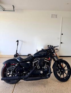 2018 Harley-Davidson Sportster Iron 883