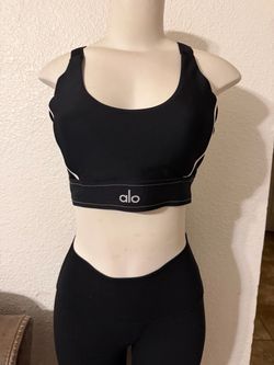 Women’s alo sports bra size medium