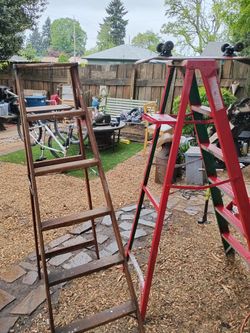 2 6ft ladders