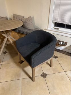 Set of chairs