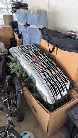 GMC Denali Grill 2025