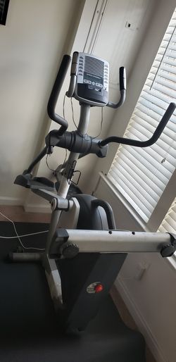 Jullian Michaels Elliptical Machine w/ Fan, Virtual Trainer and various training courses built in.