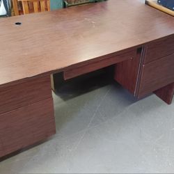 Large Heavy Duty Office Desk With Drawers 