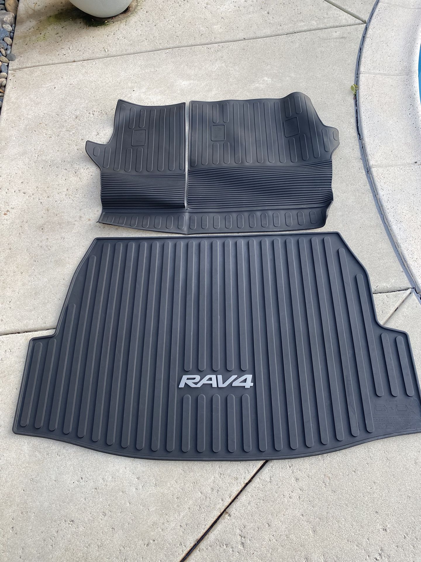 2023 Cargo Matt Rav 4 Toyota