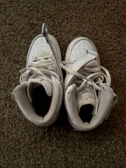 Hightop Nike jordan size: 1.5Y