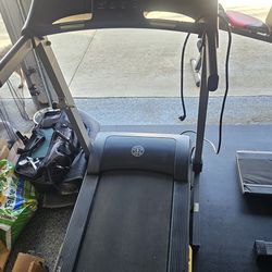 Treadmill Gold's Gym 430i