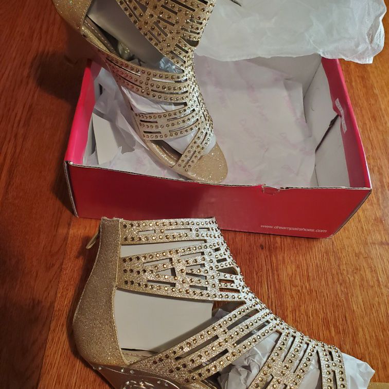 NEW DreamPairs 1-inch Heels SIZE 4