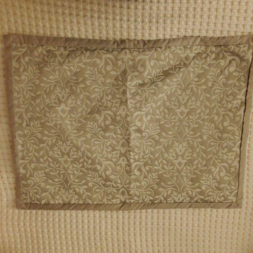Queen Comforter Set