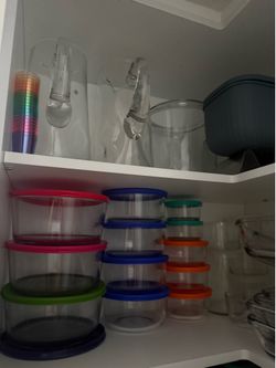 All Pyrex glass only food storage containers like 5-6 sets