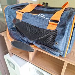 16x10x9 Airline Aprooved Pet Carrier 