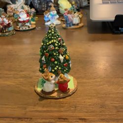 Wee Forest Folks M-123  Under The Chris-Mouse Tree Retired