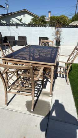 Nice Sturdy Table And Chairs Comes With Cushions