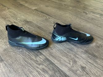 Nike Mercurial Kids Indoor Soccer Shoes – Size 3Y