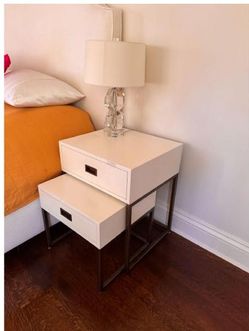 White Lacquer Nesting Nightstands with Lamp