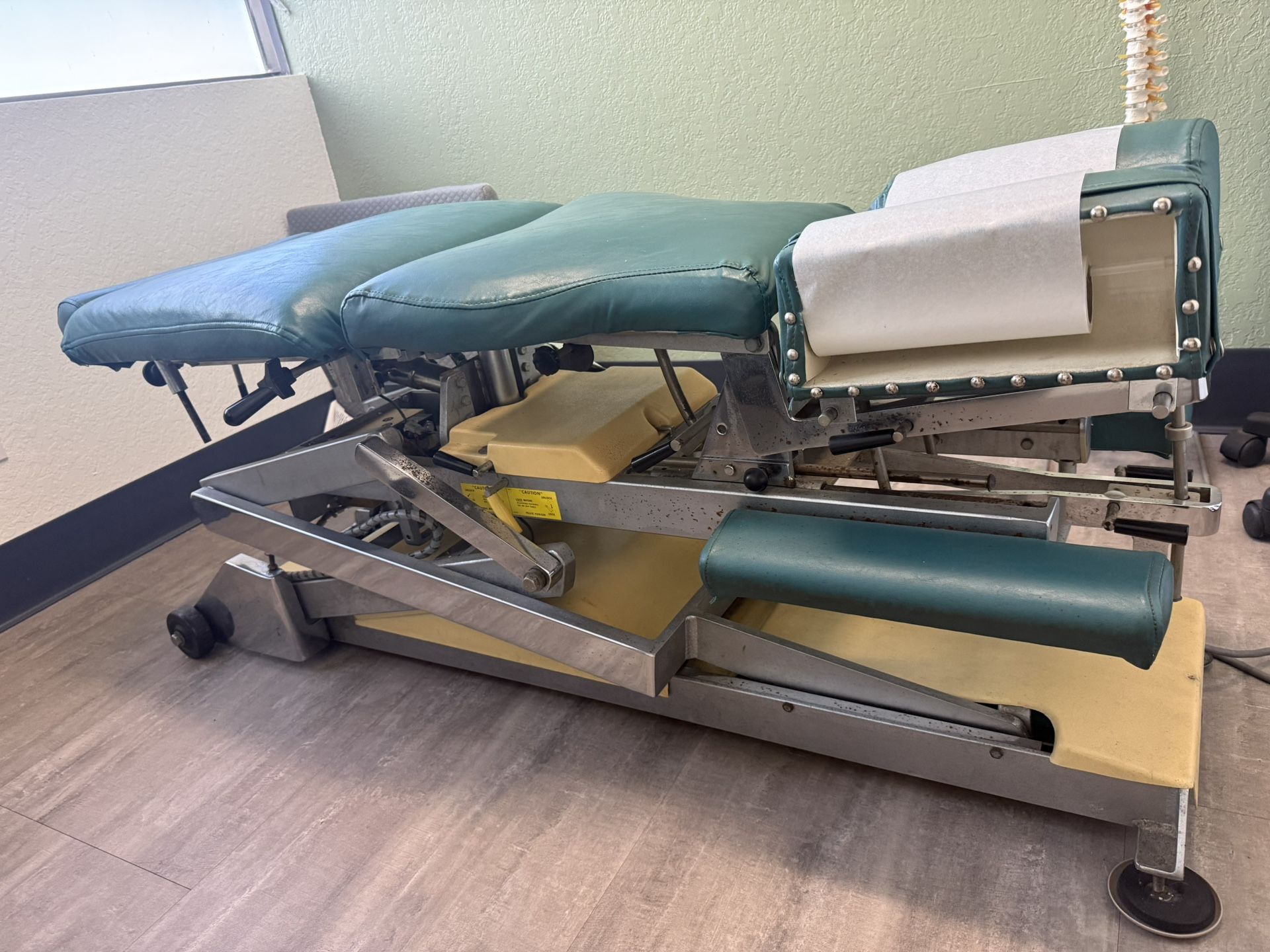 Lloyd Hi Lo flexion distract chiropractic table