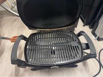 Electric plug in Weber grill