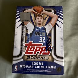 Basketball cards 2025-26 Topps Blaster Box