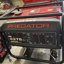 PREDATOR 4375 Max Watt Gas-Powered Portable Generator Pre Owned Working