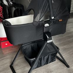 Nuna Mixx Bassinet + Stand