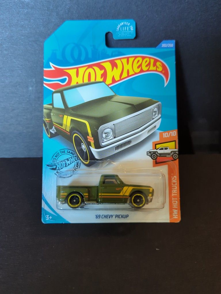 Hot Wheels Hot Trucks Green '69 Chevy Pickup
