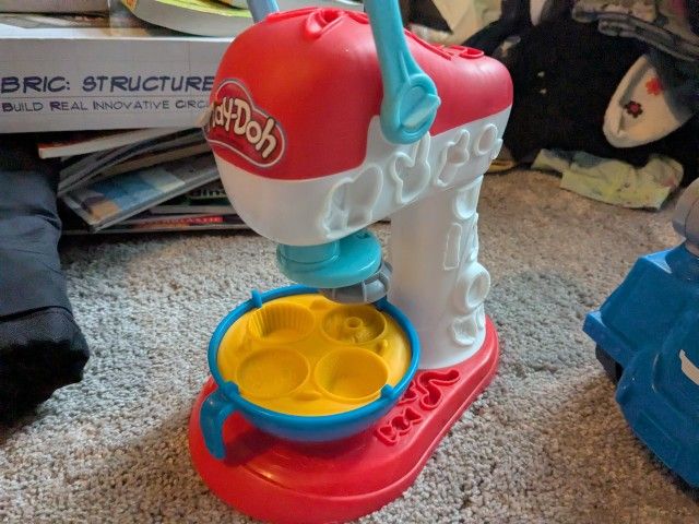 Play-Doh And Toys/Accessories 