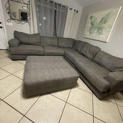 Sectional Couch Gray Color With Ottoman 