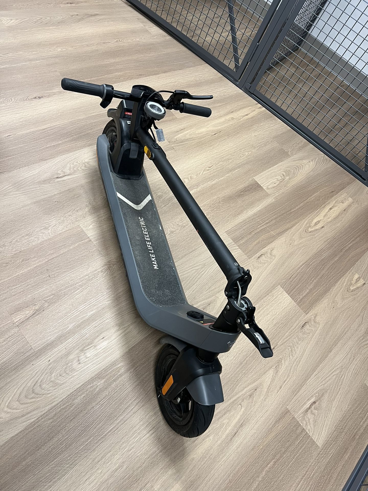 Electric Scooter 