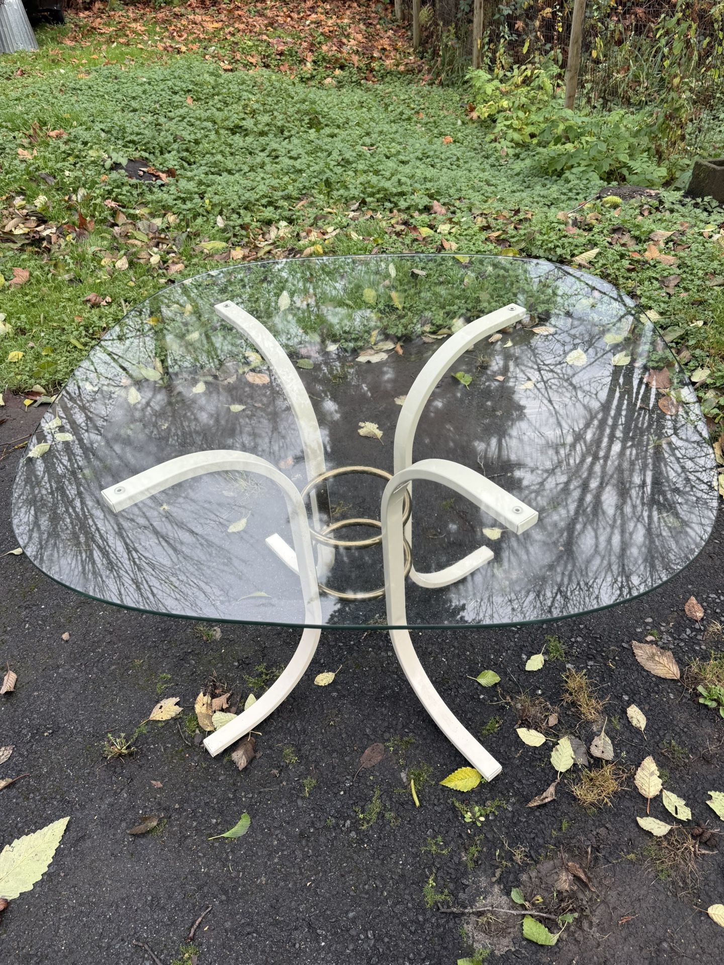 Glass Top Table - No Chips!