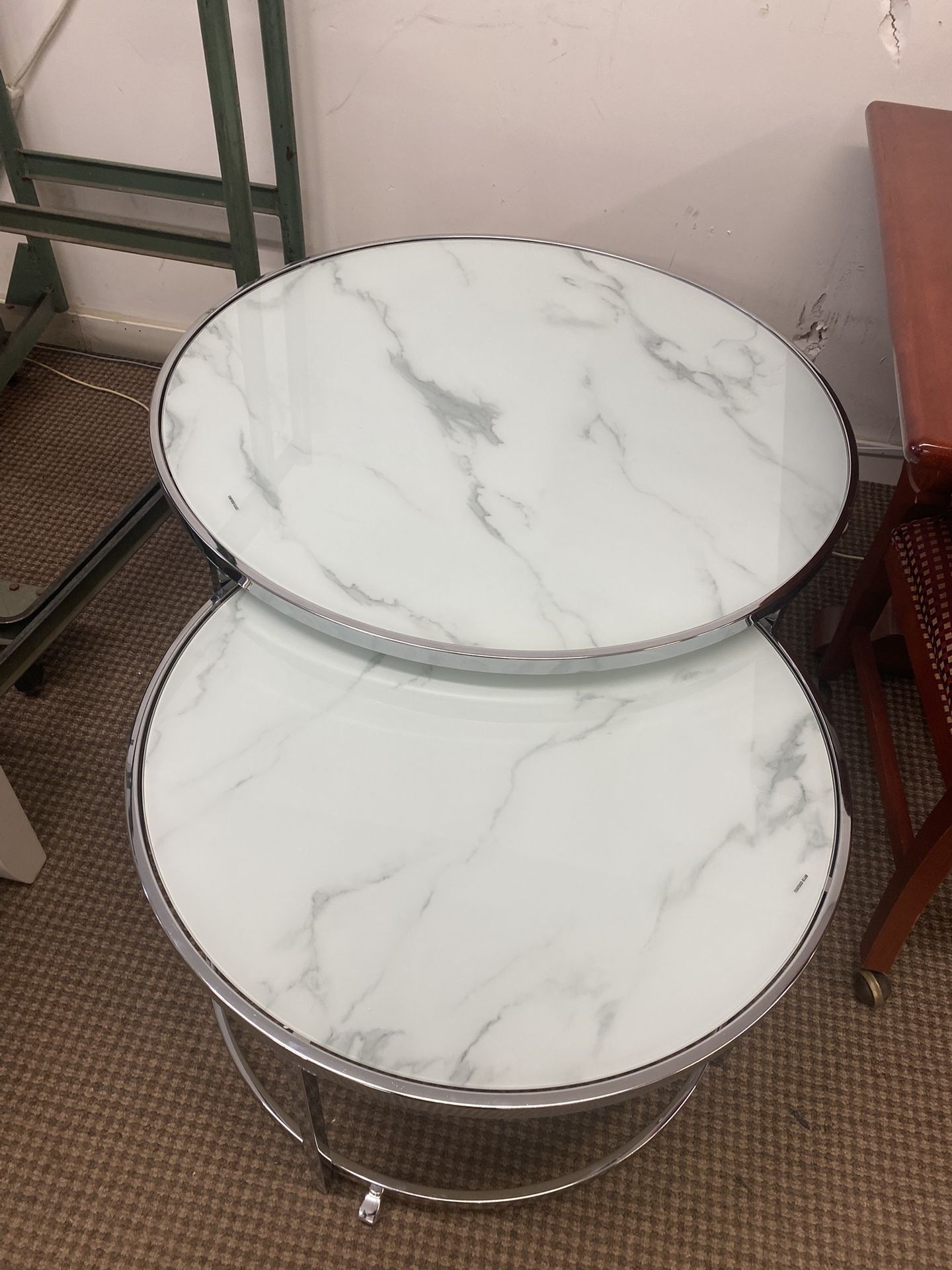ROUND GLASS TOP NESTING COFFEE TABLES