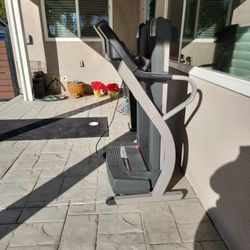 Proform LX 670 Treadmill For Sale