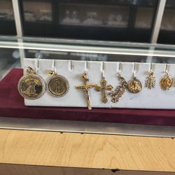 14k10k Gold Pendant Different Prices And Grams Layway Available 10% Down If You Interested Please Make Sure You Ask For Maribel Thank You 