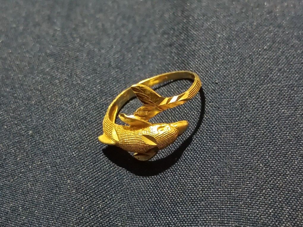 10k Yellow Gold Dolphin Ring Size 8