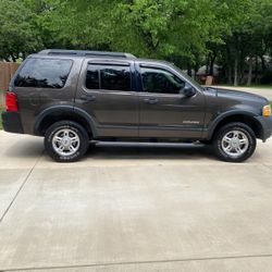 2005 Ford Explorer