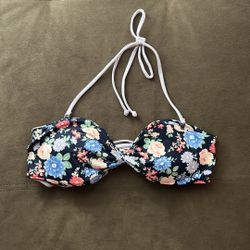 Bikini top #flowers #pattern #Abercrombie&fitch