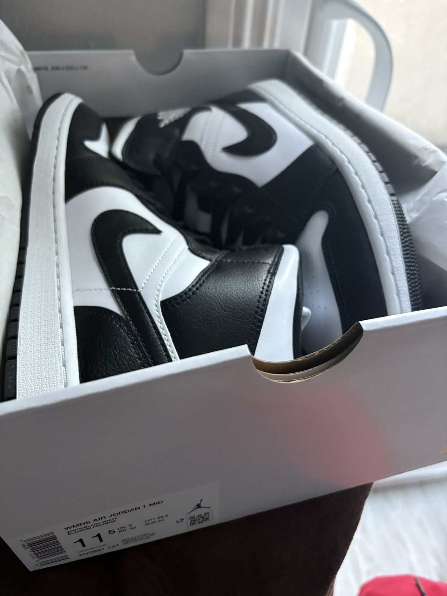 Air Jordan 1 Mid