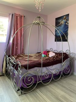 Disney Princess Metal 4 Pc Full Carriage Bed