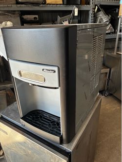 Follett 15CI100A-IW-CF-ST-00 15 Series Ice & Water Dispenser (new)