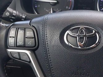 2019 Toyota Highlander Thumbnail